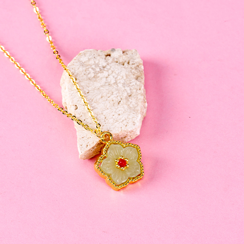Imitation Jade Flower Necklace