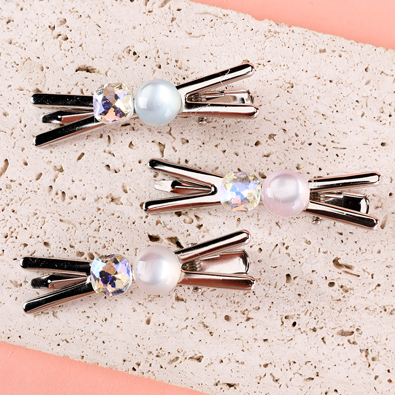 Cat Eye Crystal Duckbill Clip