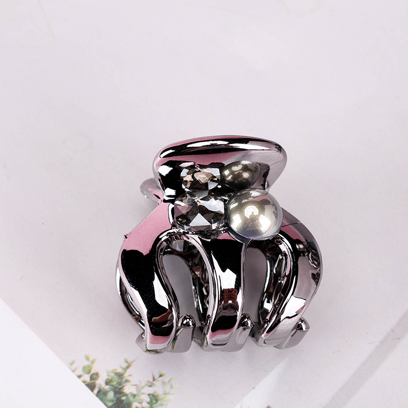 Pearl Silver Small Hair Claw Clip