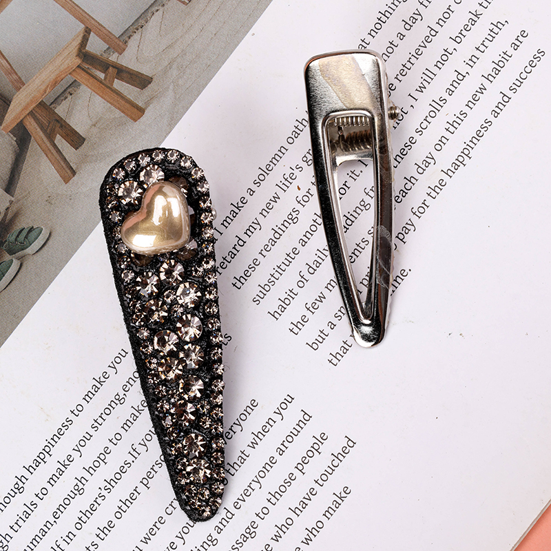 Boxed Pearl Crystal Accessories Teardrop Duckbill Hair Clip Alloy Code 4010402869