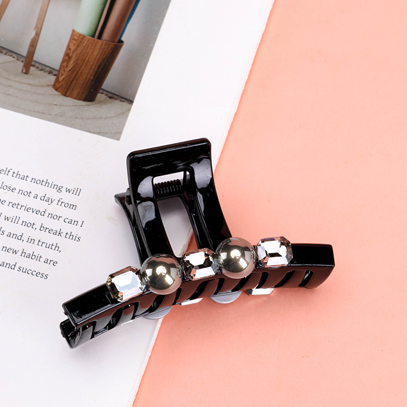 Pearl Rhinestone Medium Hair Claw Clip