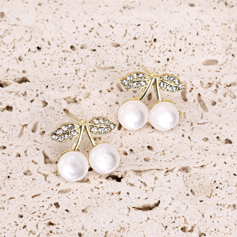 Cat's Eye Rhinestone Ear Studs