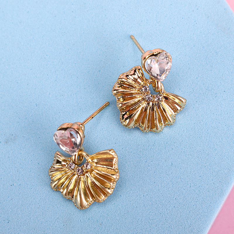 Cubic Zirconia Gold Flower Ear Studs