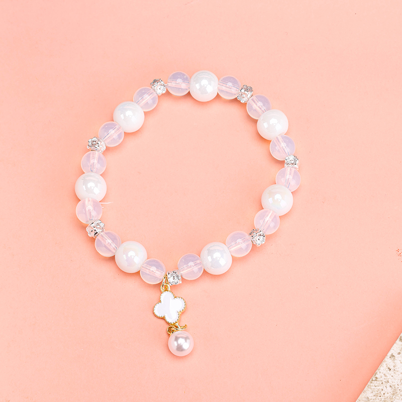 Plastic Glass Pearl Clover Pendant Bracelet 4021001300