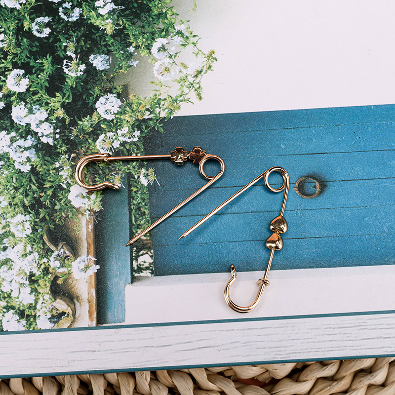 New Simple Waist Buckle Brooch Alloy 4011000149