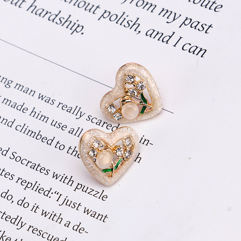 Heart Rhinestone Tulip Ear Studs