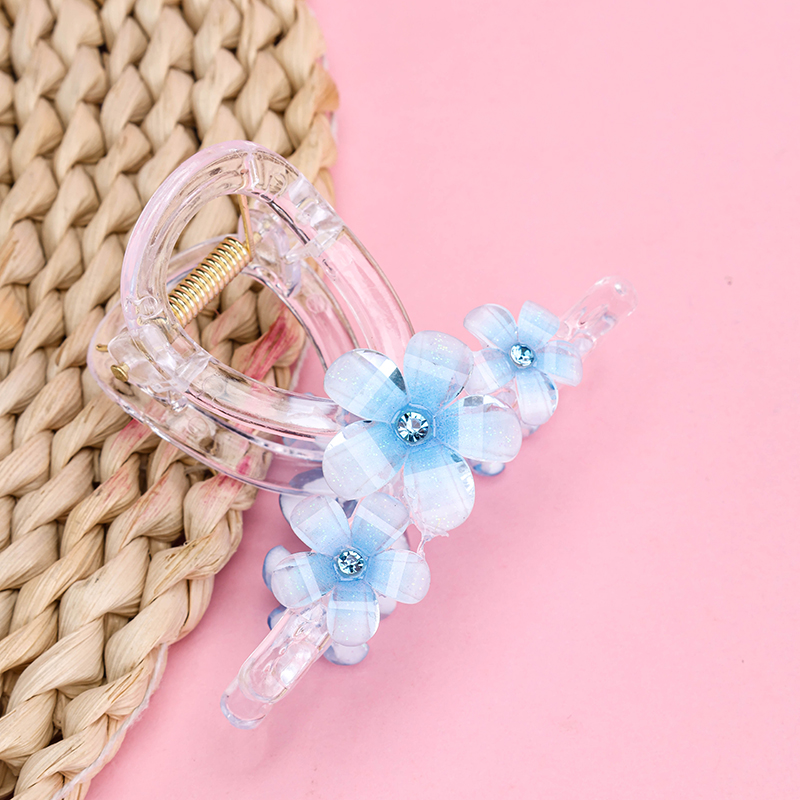 Plastic Flower Medium Hair Claw Clip 4012000367