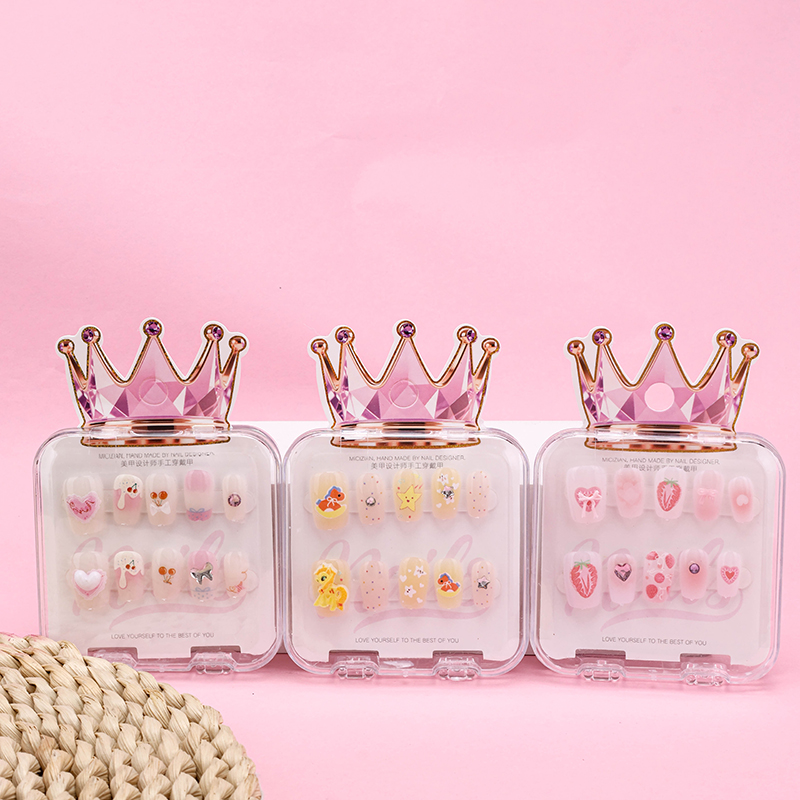 Short Rhinestone False Nails