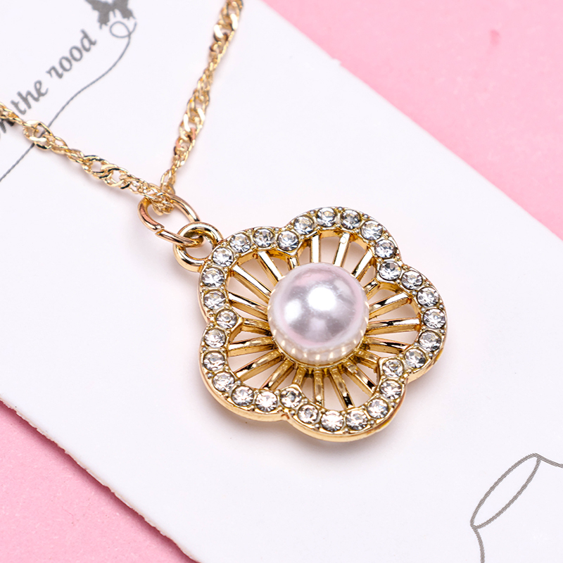 Pearl Sunflower Pendant Necklace