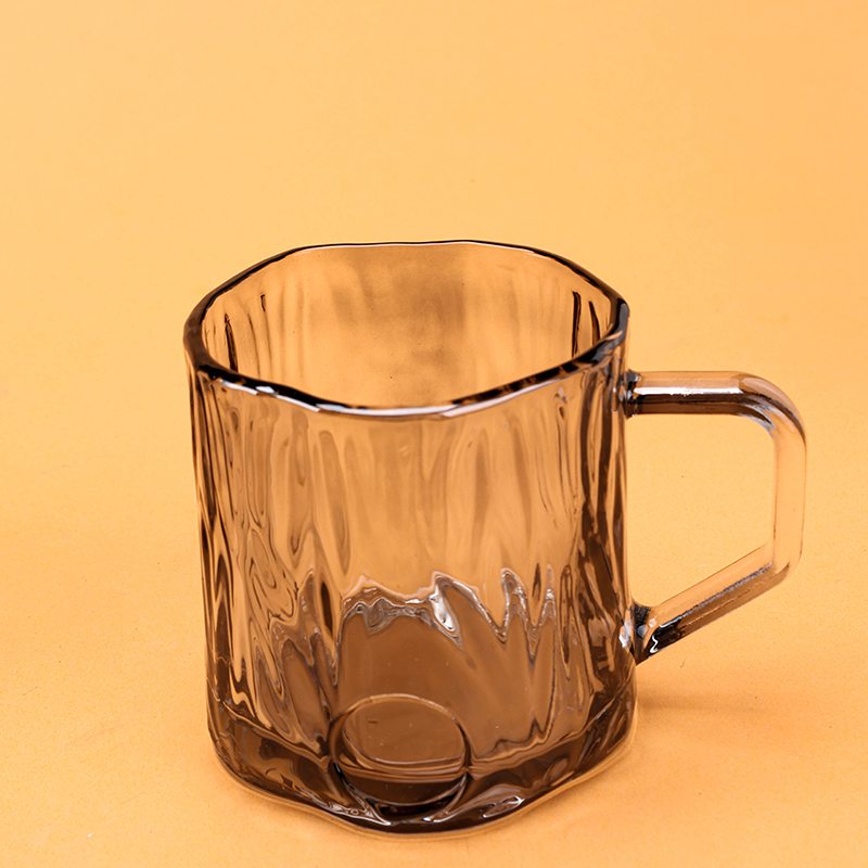 Juxin Twist Glass Handle Cup Amber Soot 1210100318