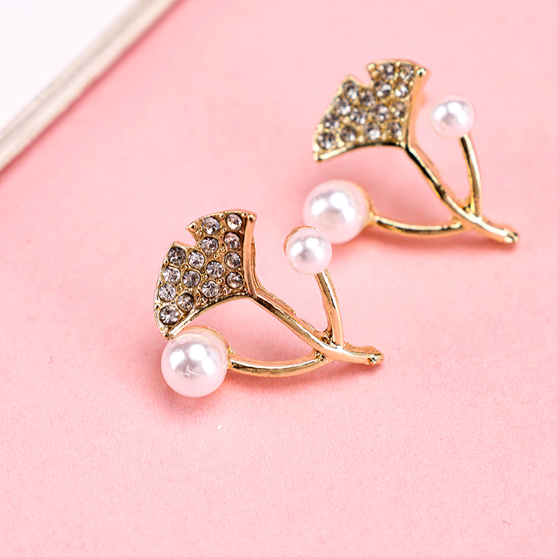 Pearl Ginkgo Leaf Ear Studs