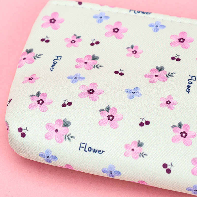 Fresh Small Flower Handheld Pouch