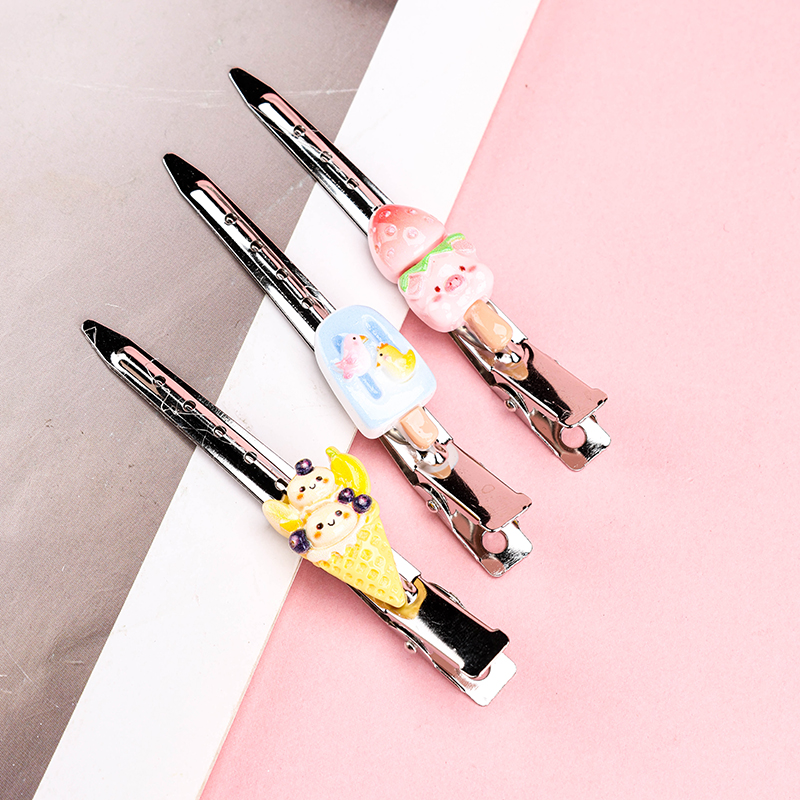 Boxed Three Resin Silver Pointed Duck Clip Alloy 4010402923