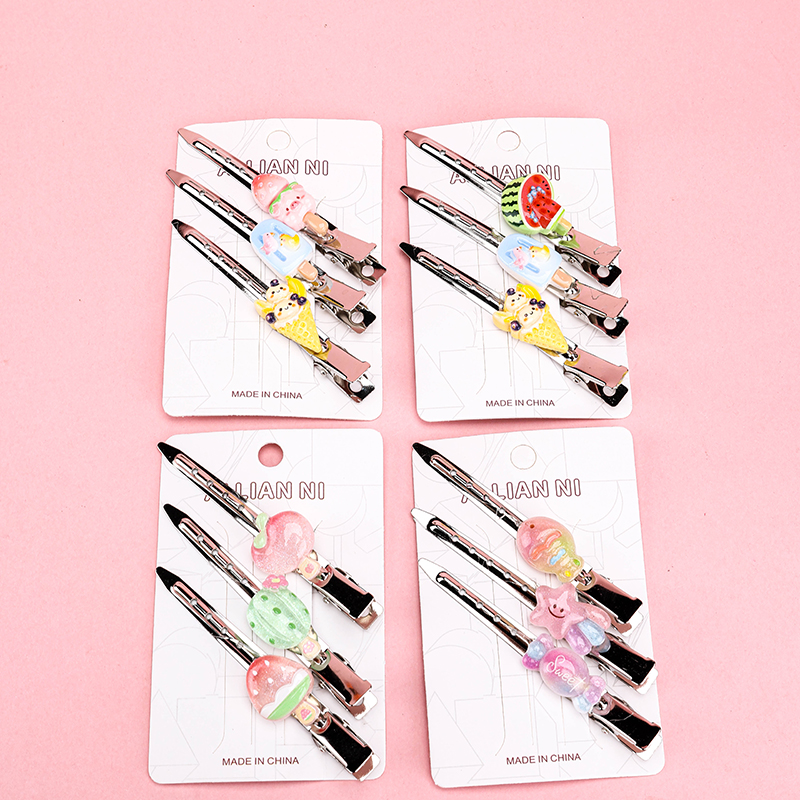 Boxed Three Resin Silver Pointed Duck Clip Alloy 4010402923