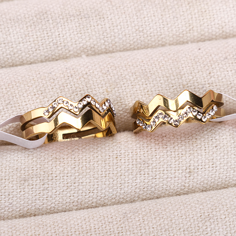 Alloy Rhinestone Wave Ring 4020700091