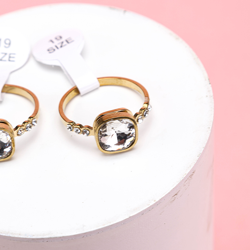Square Zircon Ring Alloy 4020700102