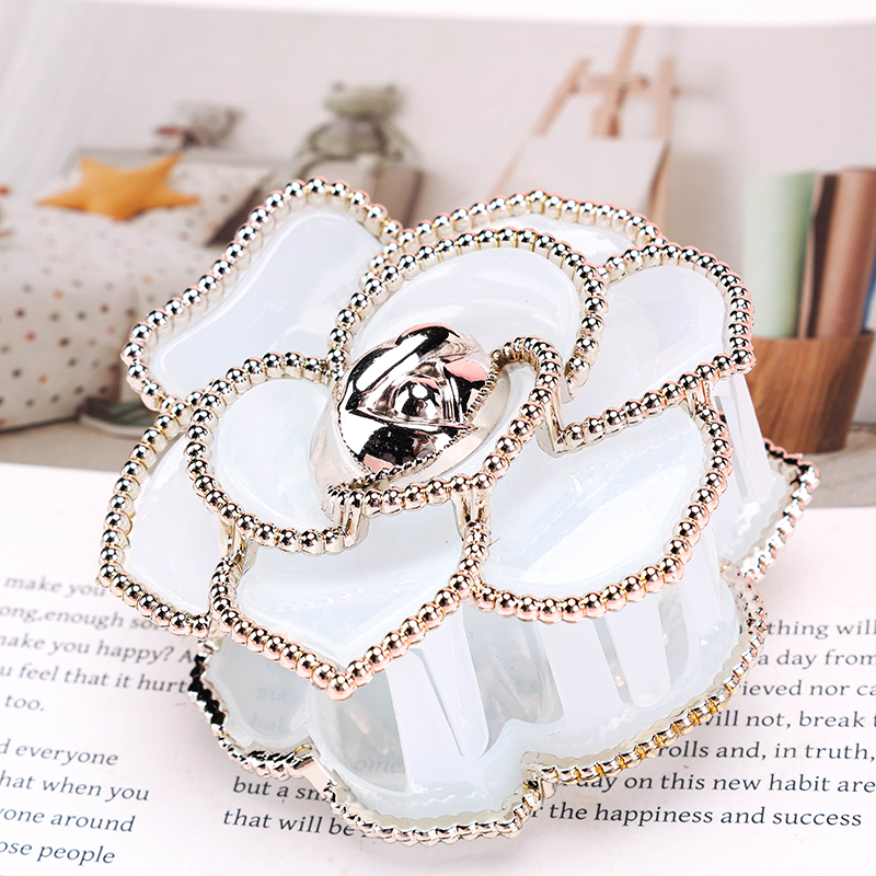 Gold Trim Rose Medium Hair Claw Clip PS 4012000351
