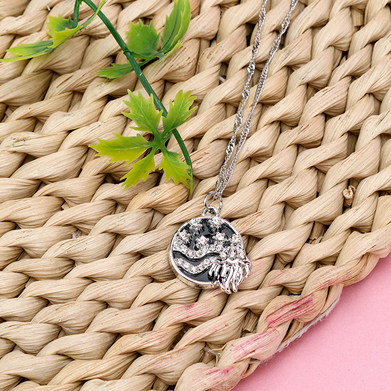 Simple Pendant Necklace