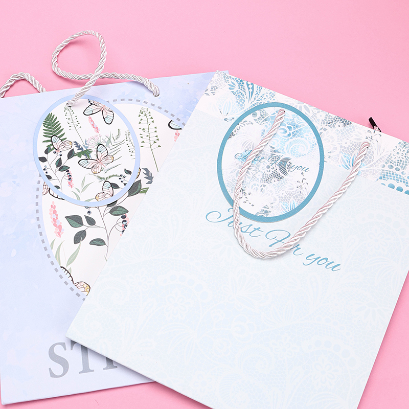 SZ072 Hanging Tag Vertical Medium Gift Bag