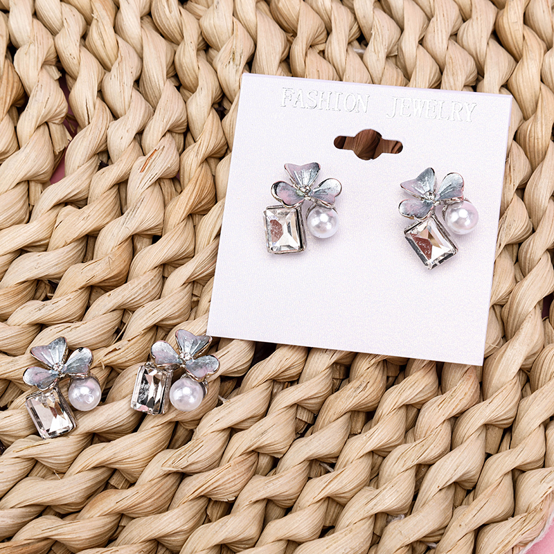 Sugar Pearl Blue Flower Ear Studs