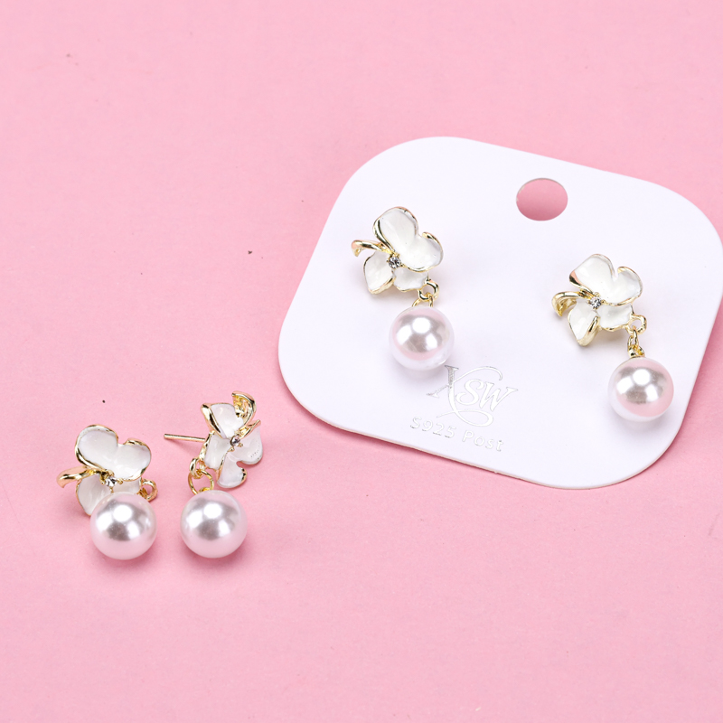 Pearl Flower Ear Studs