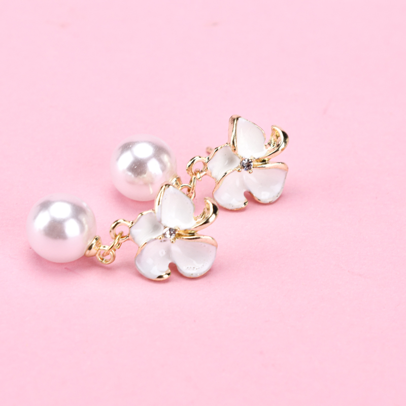 Pearl Flower Ear Studs