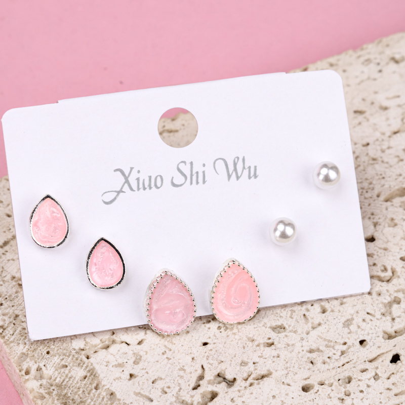 Pearl Drop Ear Studs Set