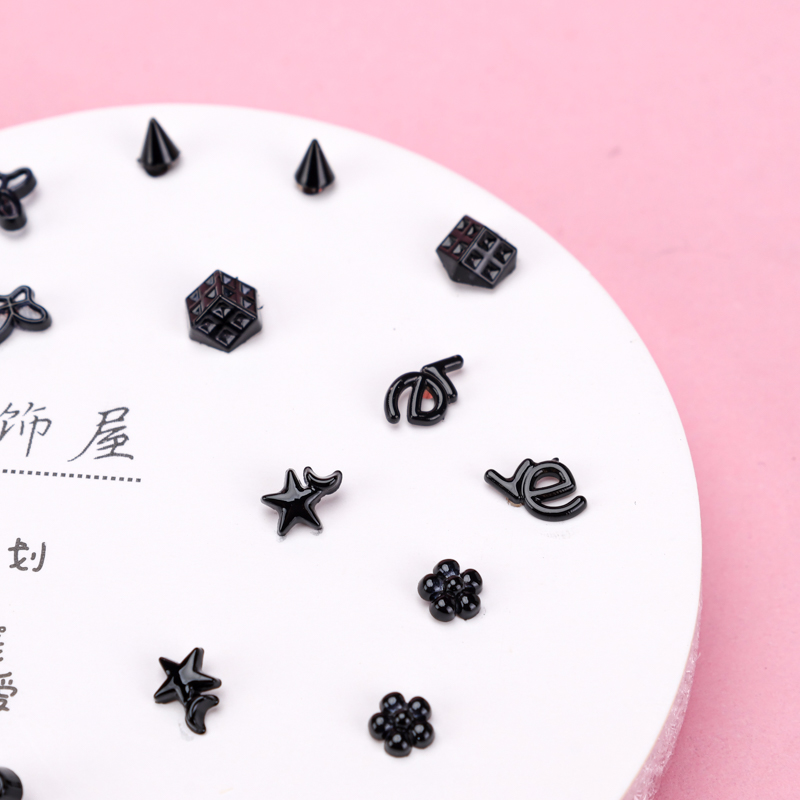 Black Shape Ear Studs Set