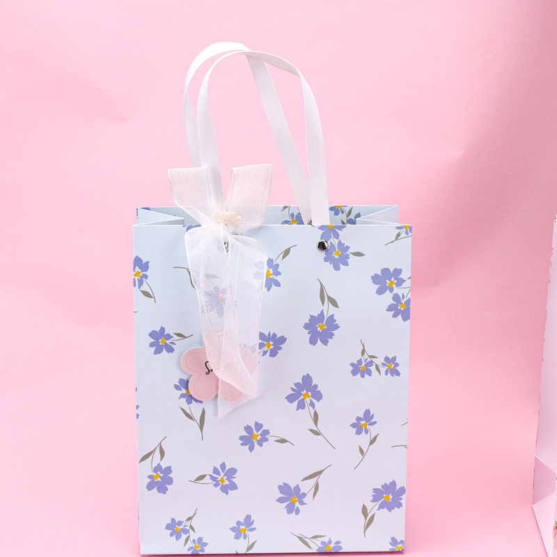 SZ41 Rivet Ribbon Vertical Medium Gift Bag